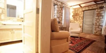 Igdeli Han Hotel