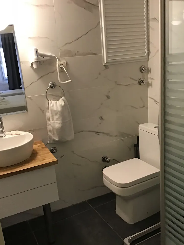 Standard Büyük Yataklı Tek Kişilik Oda