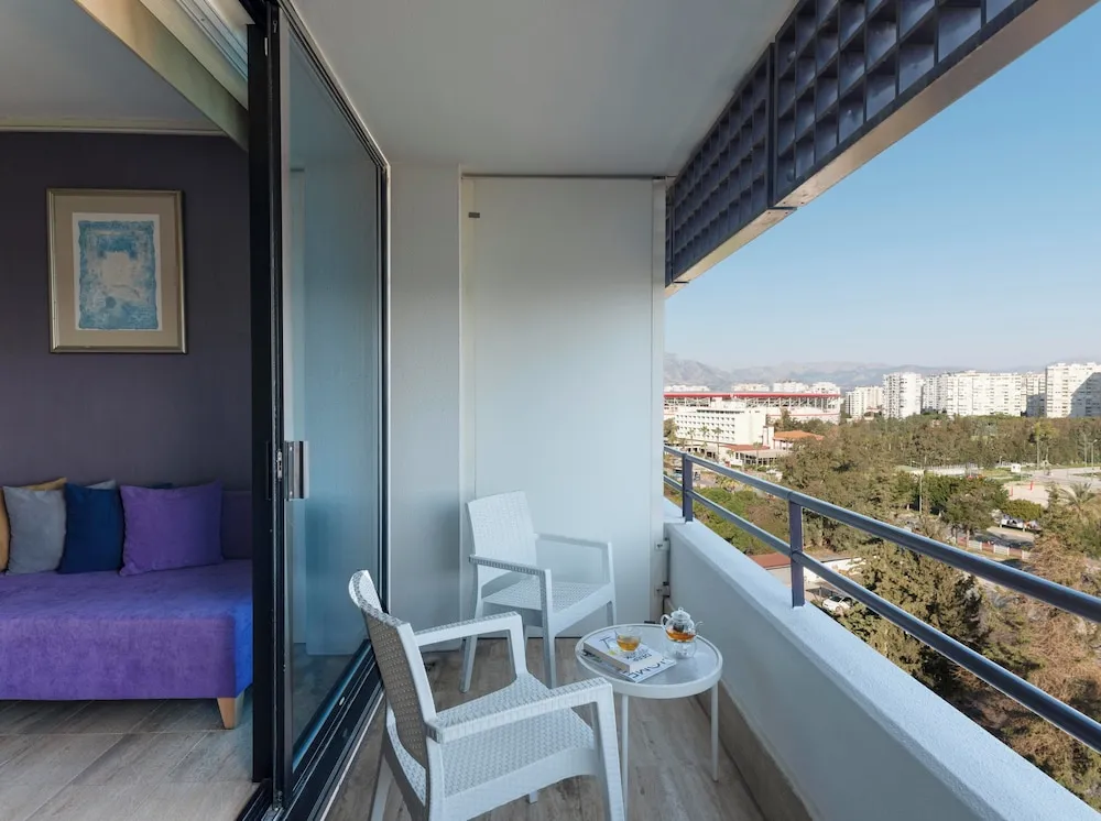 Comfort Double Bed with 2 Sofas, City View