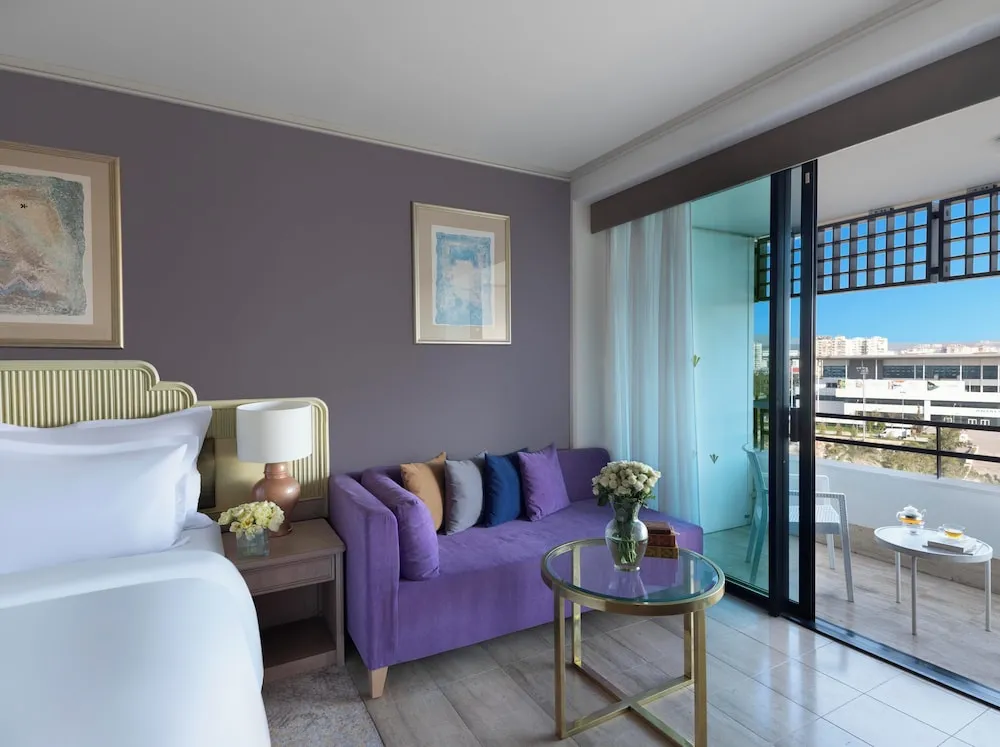 Comfort Twin Room with 2 Sofas, City View