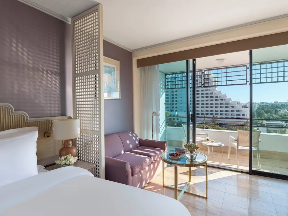 Deluxe Room 2 Single Beds, Sea View