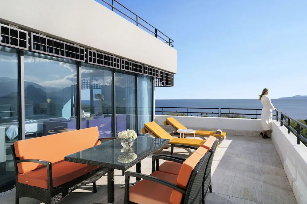 Deluxe Terrace Suite, Sea View, King Bed, Two Sofas