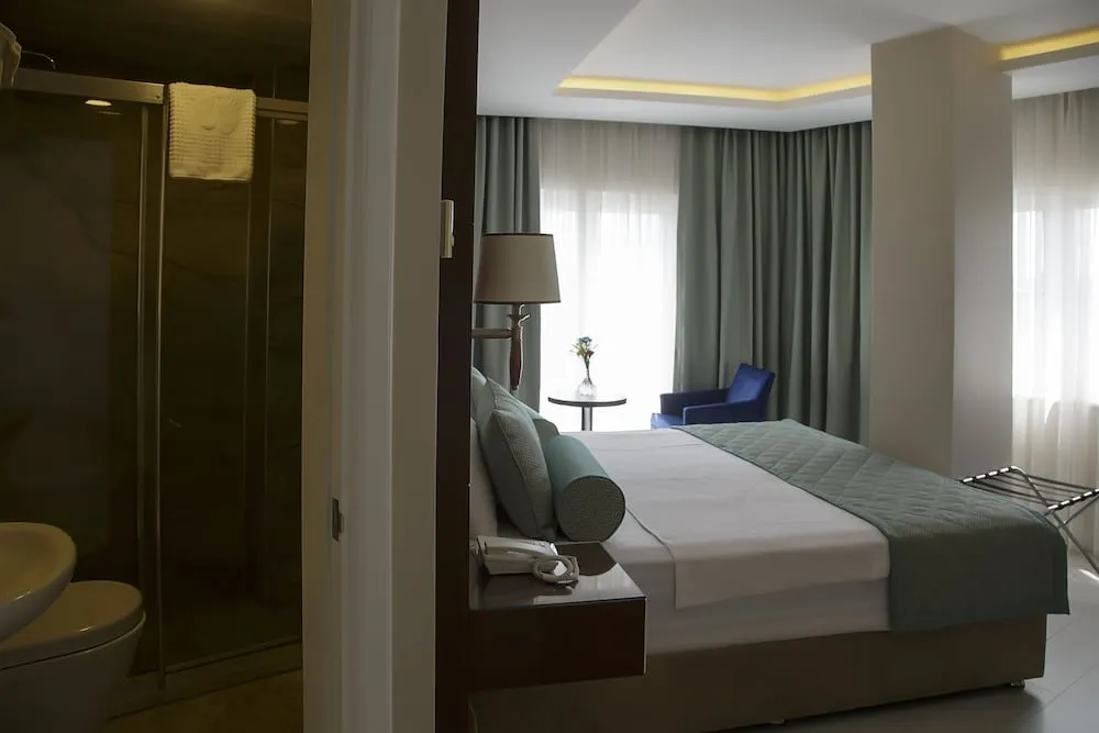 Deluxe Tek Büyük Yataklı Oda