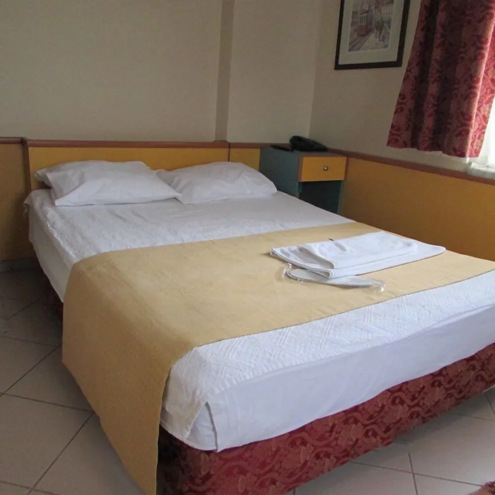 Standard Tek Büyük Yataklı Oda