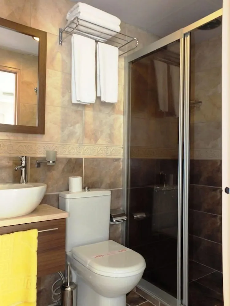 Standard Tek Büyük Yataklı Oda