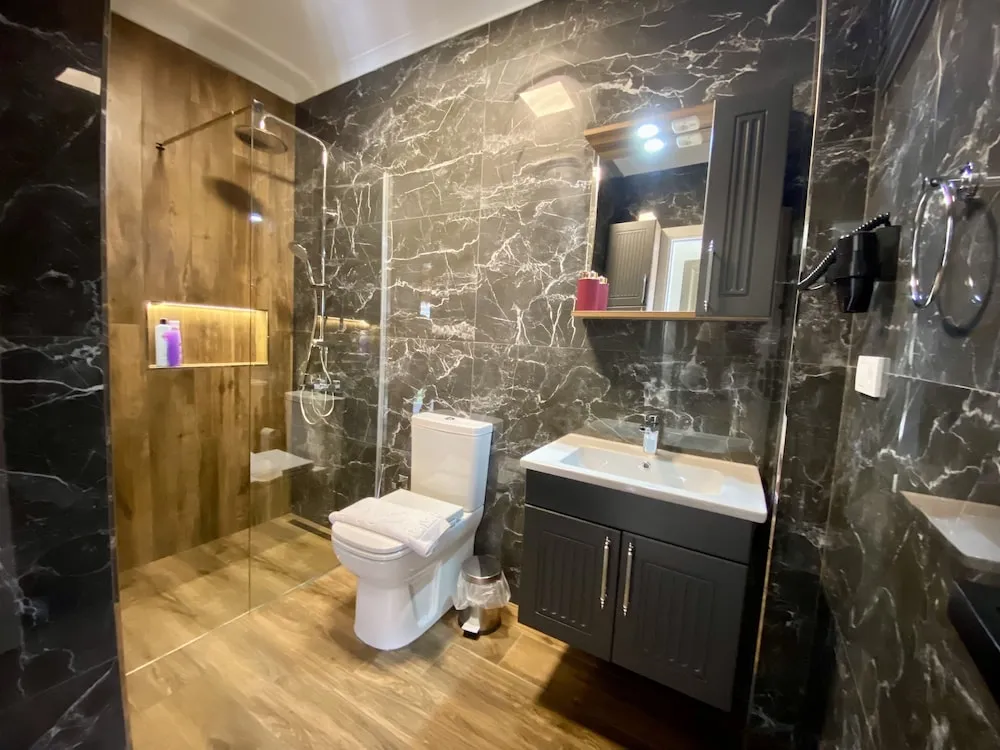 Luxury Tek Büyük Yataklı Oda