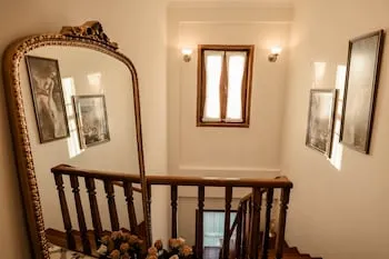 Vrodi By House