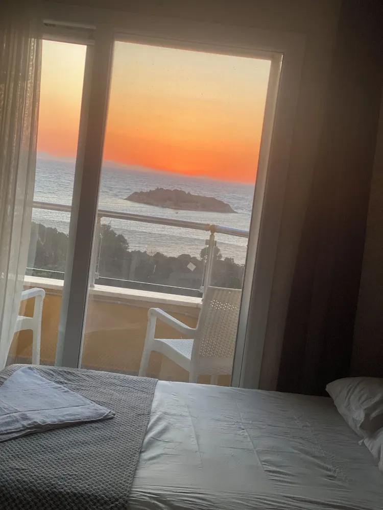 Deluxe Tek Büyük veya İki Ayrı Yataklı Oda, 1 Yatak Odası, Balkon, Deniz Manzaralı