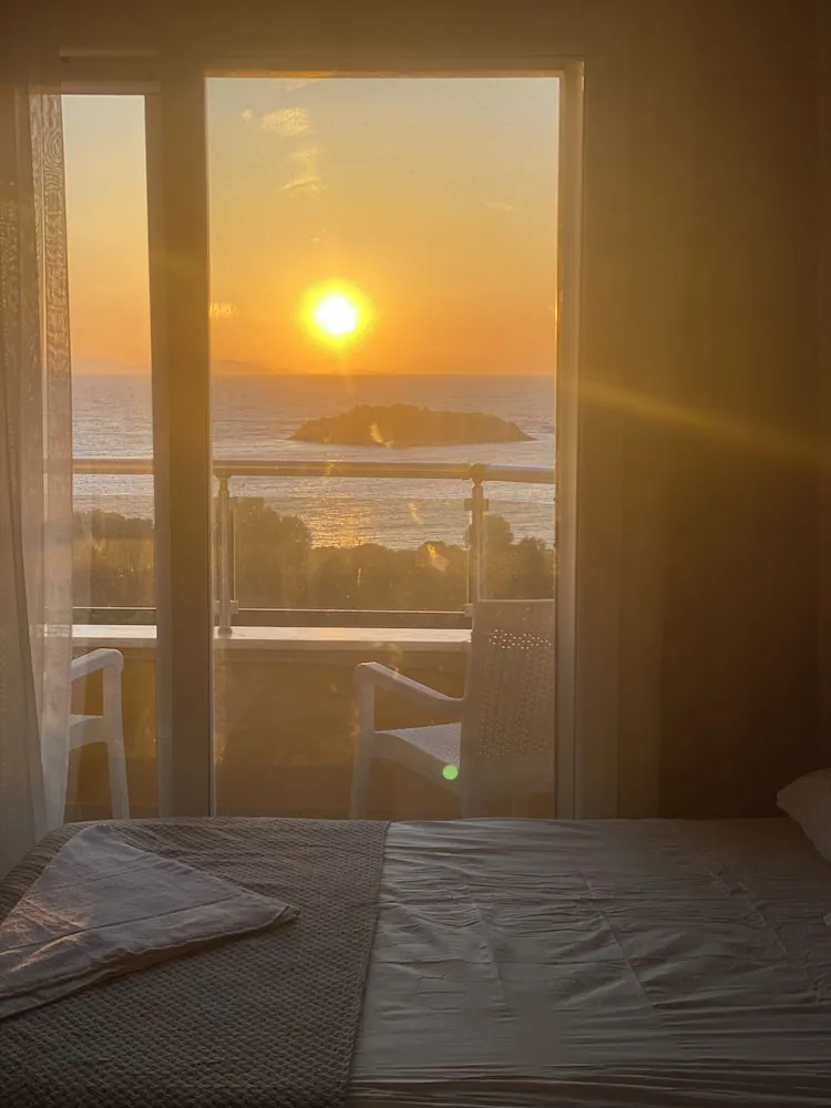 Deluxe Tek Büyük veya İki Ayrı Yataklı Oda, 1 Yatak Odası, Balkon, Deniz Manzaralı