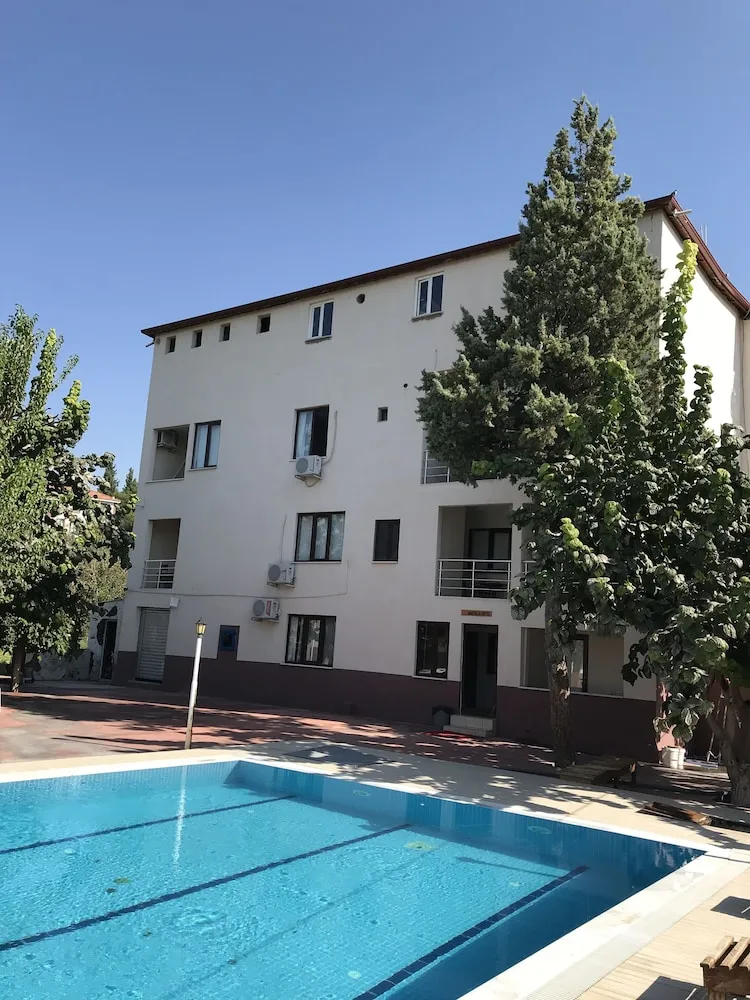 Comfort Tek Büyük veya İki Ayrı Yataklı Oda