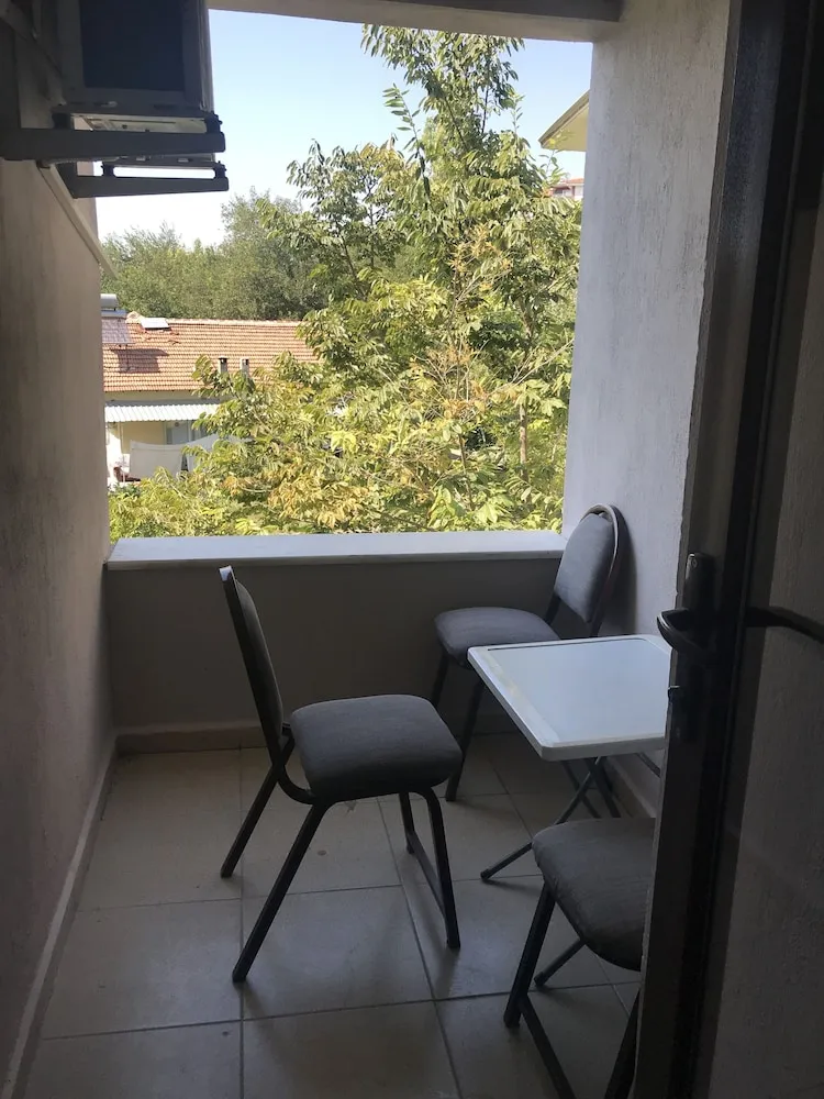 Comfort Tek Büyük veya İki Ayrı Yataklı Oda