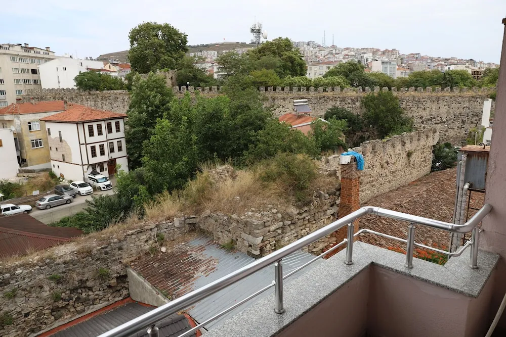 Standard Tek Büyük veya İki Ayrı Yataklı Oda