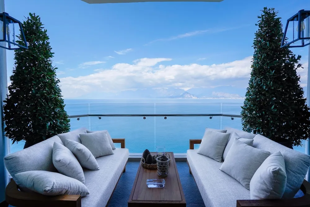 Panorama Suite (Urban Chic Lounge Access)