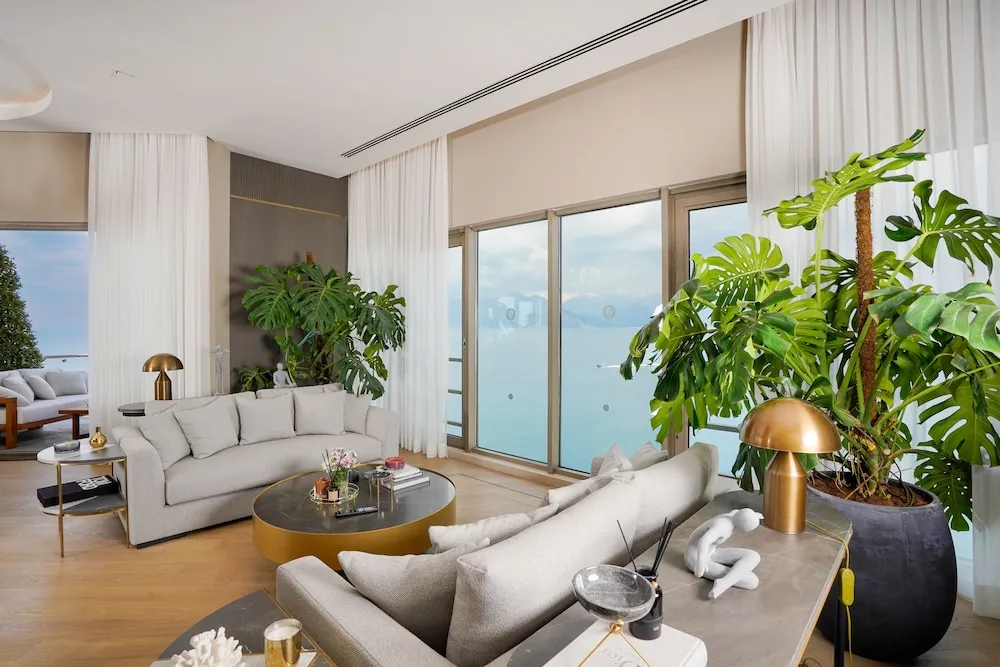 Panorama Suite (Urban Chic Lounge Access)