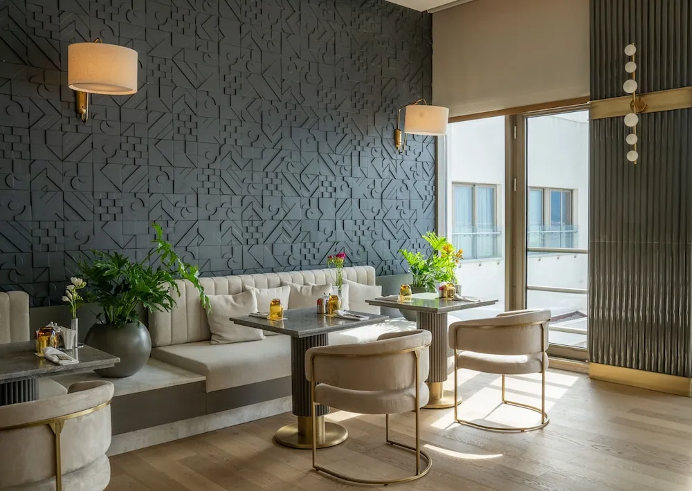 Ocean Suite (Urban Chic Lounge Access)