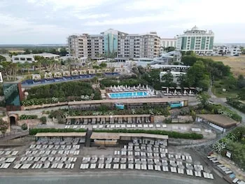 Laur Hotels