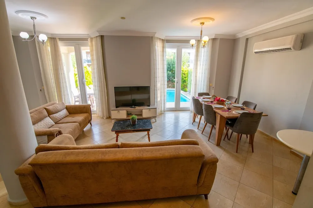 Villa, 5 Yatak Odası, Kişiye Özel Havuzlu