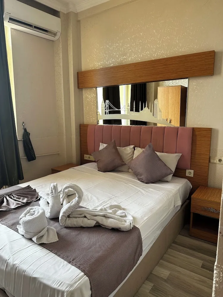 Tek Büyük Yataklı Oda, Balkon, Deniz Manzaralı