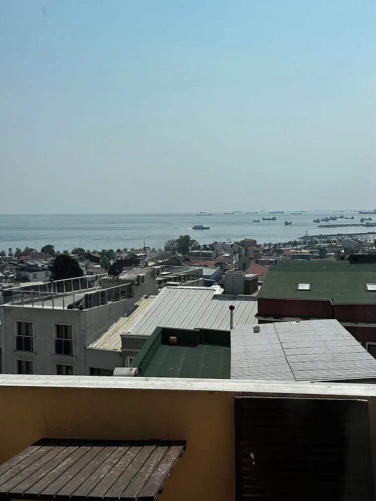 Tek Büyük Yataklı Oda, Balkon, Deniz Manzaralı