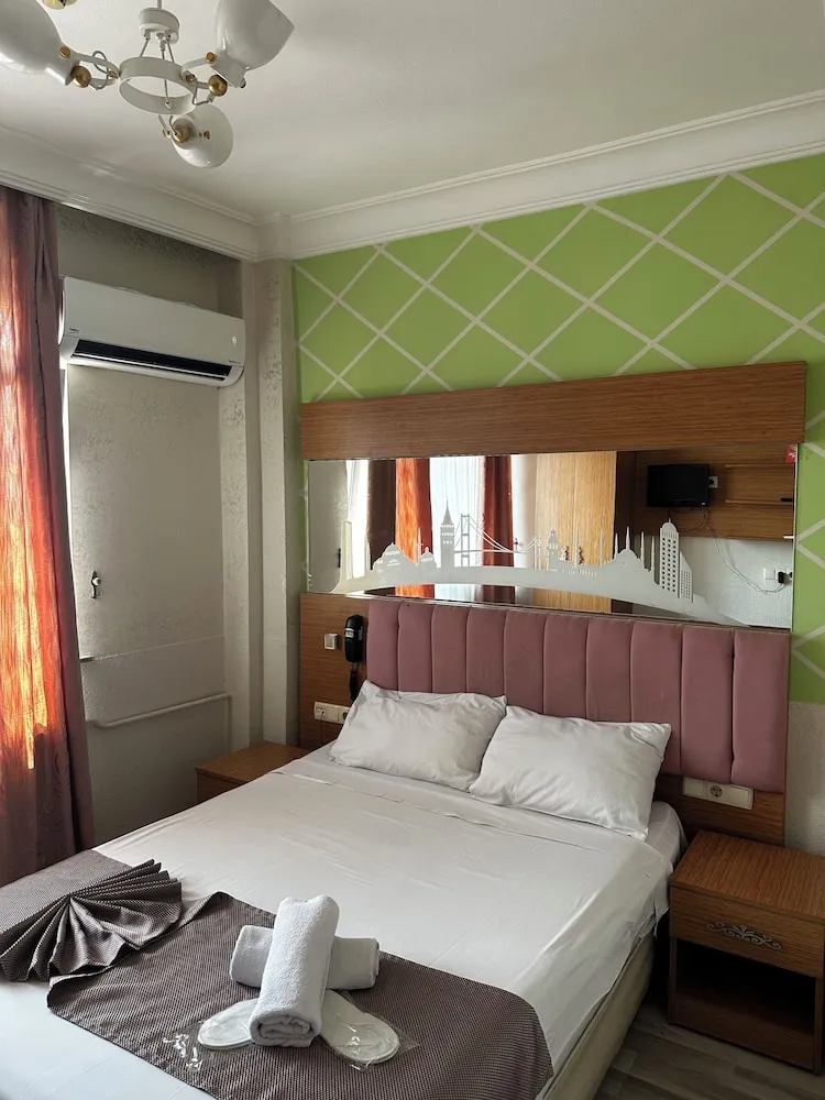 Tek Büyük Yataklı Oda, Balkon, Deniz Manzaralı