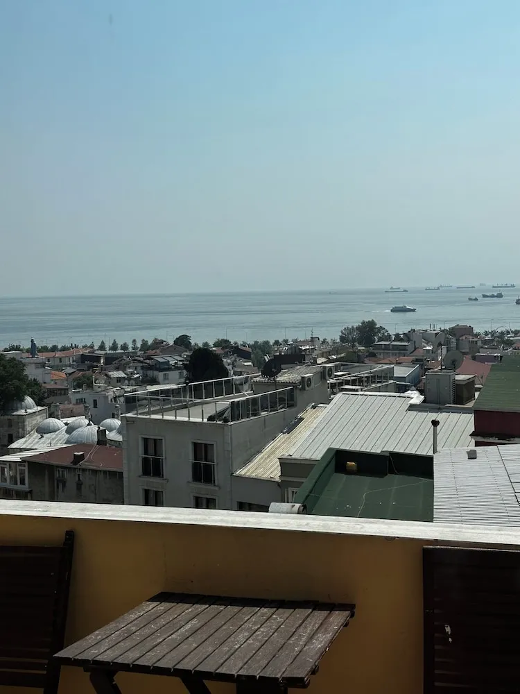 Tek Büyük Yataklı Oda, Balkon, Deniz Manzaralı