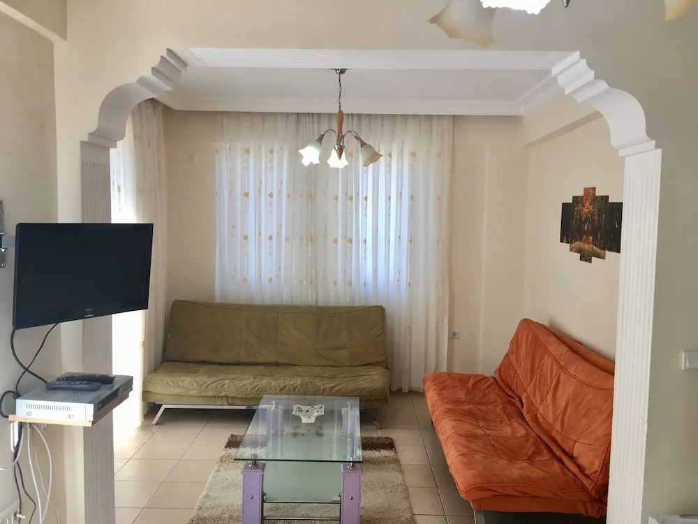 Apart Daire, 2 Yatak Odası, Havuz Manzaralı