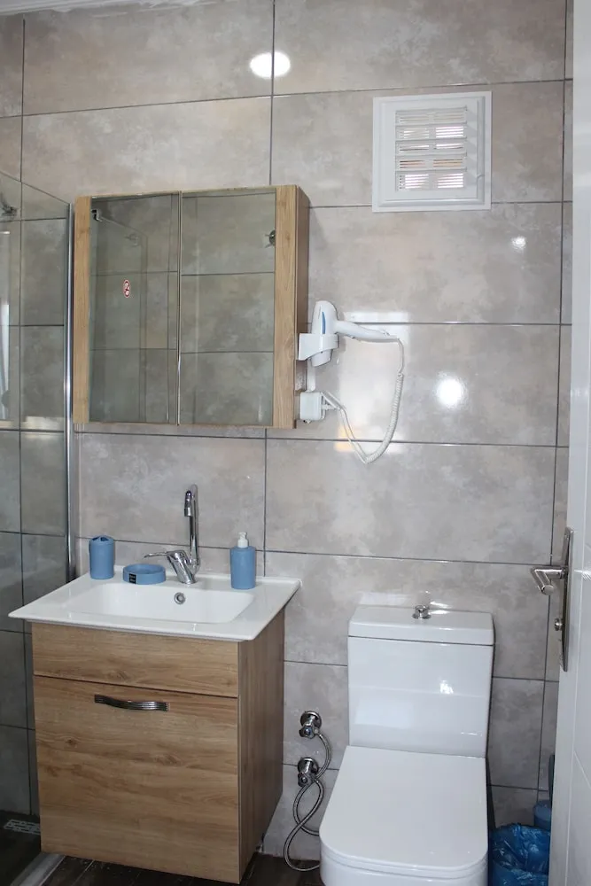 Economy Oda, 1 Çift Kişilik Yatak, Veranda, Havuz Manzaralı