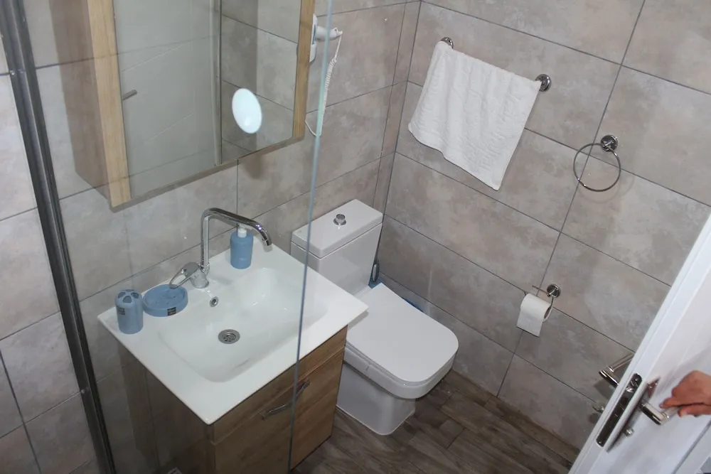 Economy Oda, 1 Çift Kişilik Yatak, Veranda, Havuz Manzaralı