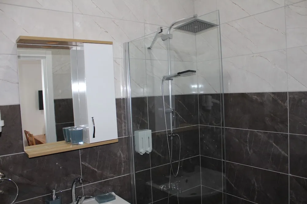 Economy Oda, 1 Çift Kişilik Yatak, Sigara İçilmez, Kısmi Deniz Manzaralı