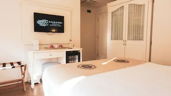 Salbakos Herakleia Hotel