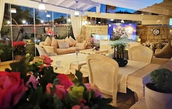 Salbakos Herakleia Hotel