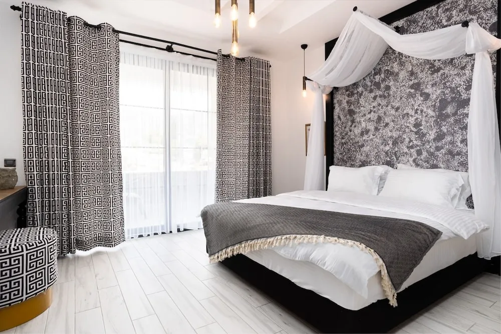 Grand Oda, 1 En Büyük (King) Boy Yatak