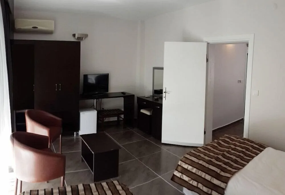 Standard Tek Büyük veya İki Ayrı Yataklı Oda