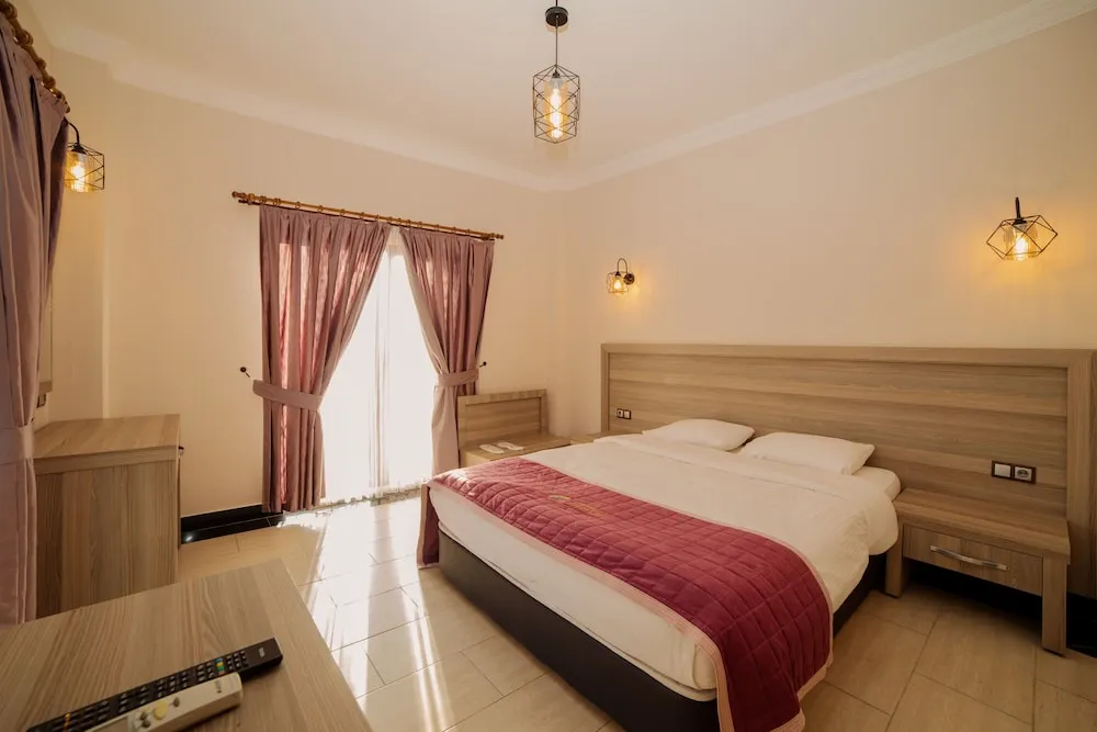 Standard Tek Büyük Yataklı Oda, Balkon, Bahçe Manzaralı