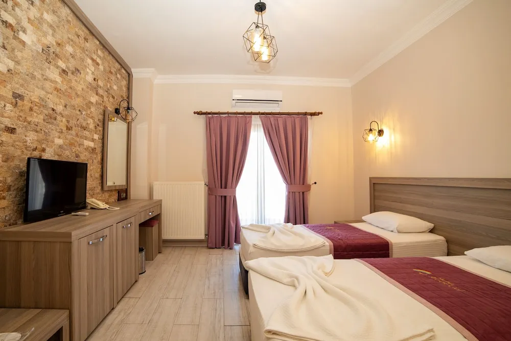 İki Ayrı Yataklı Oda, Balkon, Bahçe Manzaralı