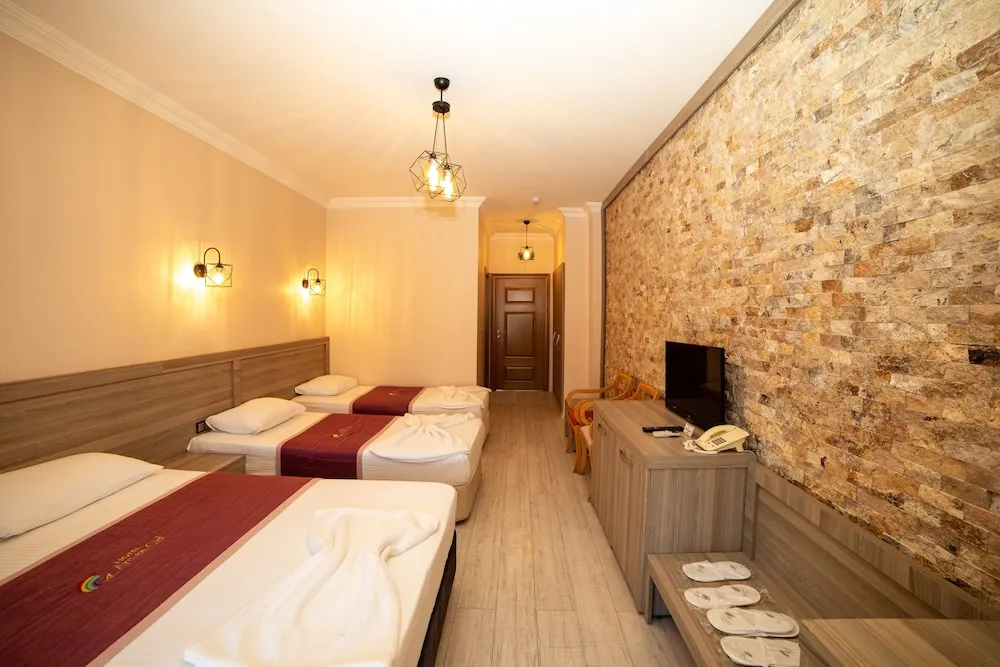 Deluxe Dört Kişilik Oda, Balkon, Bahçe Manzaralı