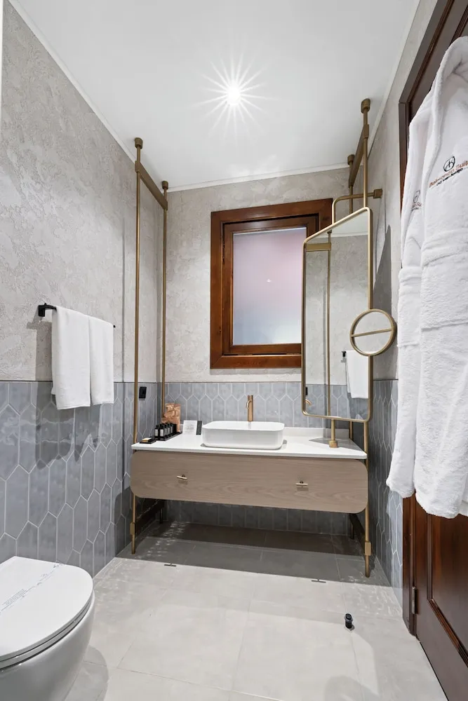 Deluxe Street Room