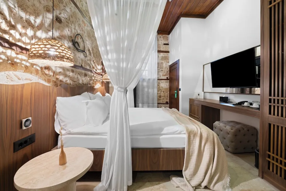 Deluxe Street Room