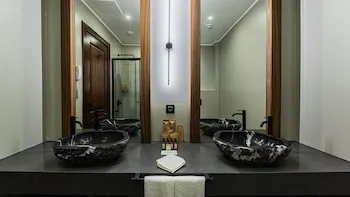 Belmondo Suites Old Town