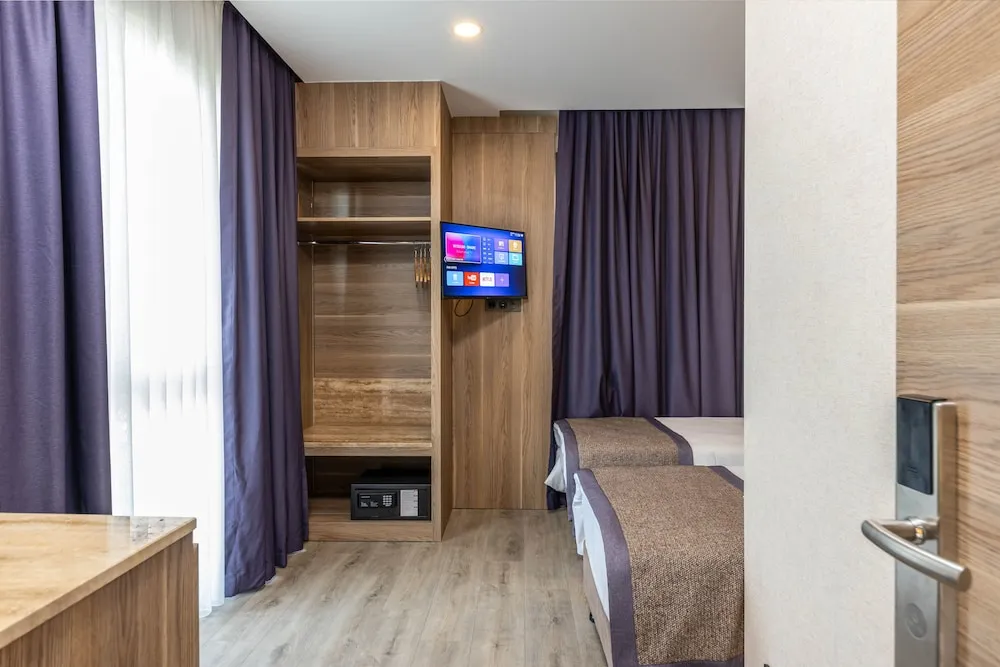 Economy Oda, Şehir Manzaralı
