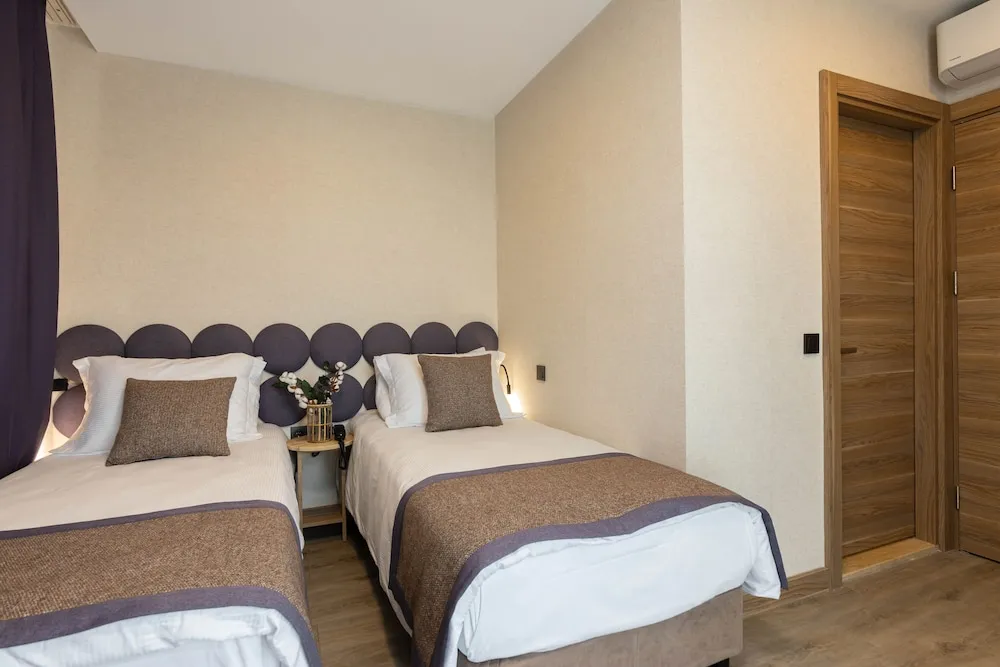 Economy Oda, Şehir Manzaralı