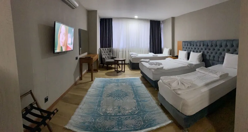 Tek Büyük veya İki Ayrı Yataklı Oda