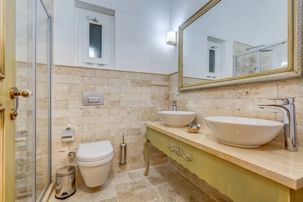 Luxury Süit, 1 Büyük (Queen) Boy Yatak, Sıcak Su Küveti, Havuz Manzaralı