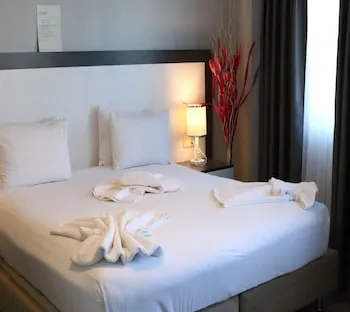Eva Otel