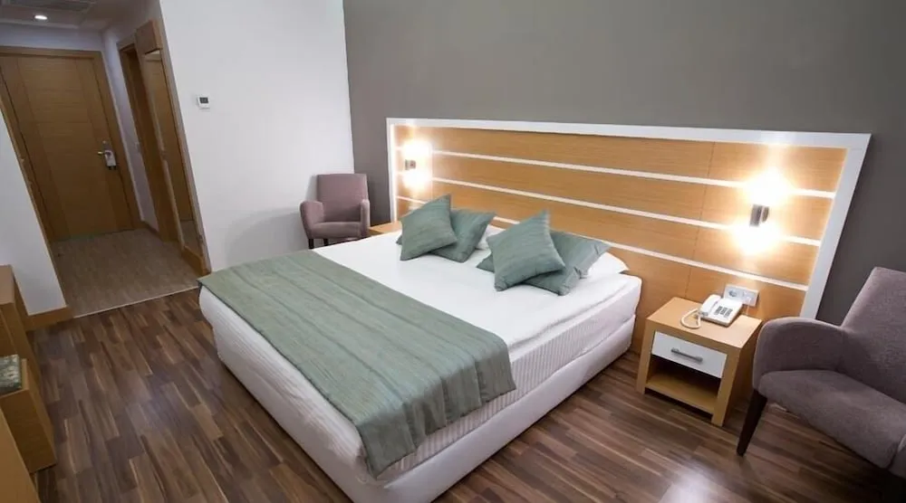 Standard Tek Büyük veya İki Ayrı Yataklı Oda