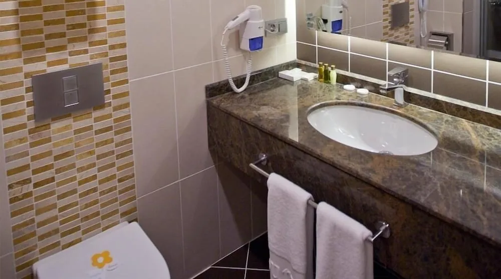 Standard Tek Büyük veya İki Ayrı Yataklı Oda
