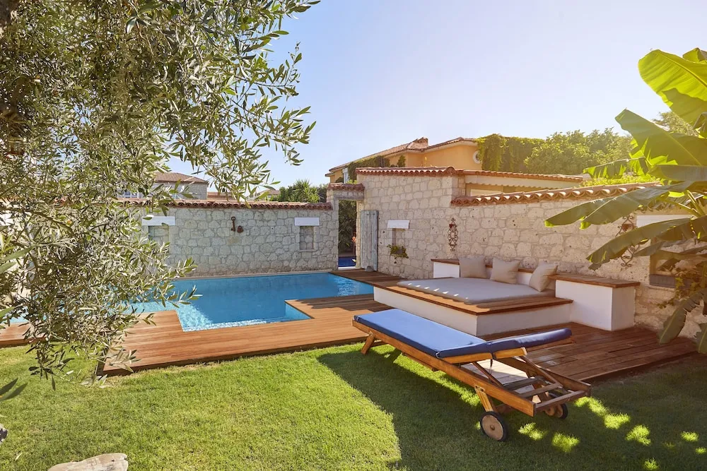 Tas Villa