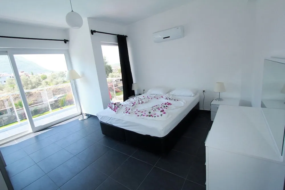 Villa, 4 Yatak Odası, Kişiye Özel Havuzlu