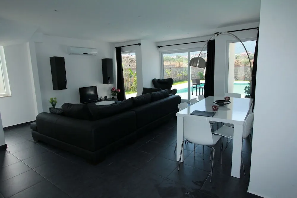 Villa, 4 Yatak Odası, Kişiye Özel Havuzlu