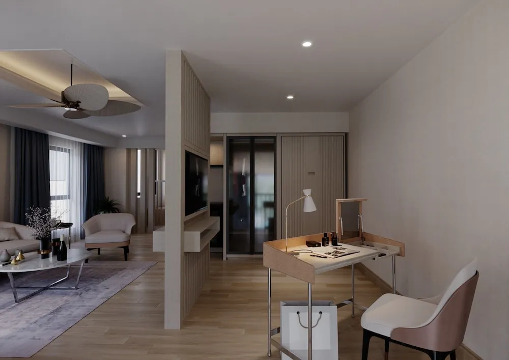 Lake Suite Pool Access